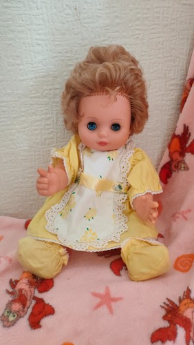 Vintage plastic doll famosa - plastic,