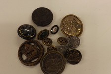 THIRTEEN VINTAGE METAL WOOD ENAMEL BUTTONS  PEOPLE ANIMALS 3.5CMS THEN SMALLER