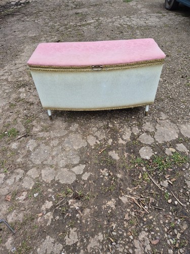 Pink white lloyd loom - &,