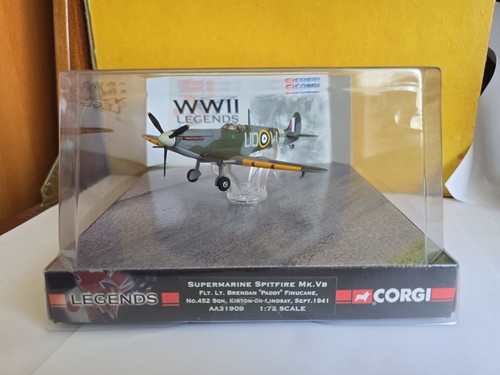 Corgi aa31909 spitfire - corgi,
