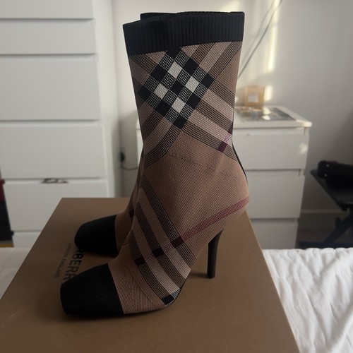 Burberry check sock boots - sock,