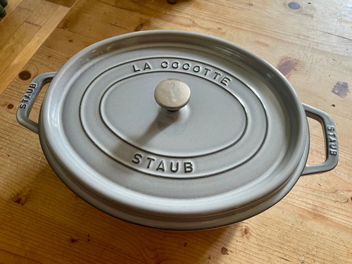 Grey oval staub cast - staub, iron
