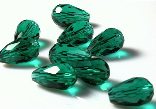 Faceted teardrop crystal - 10,