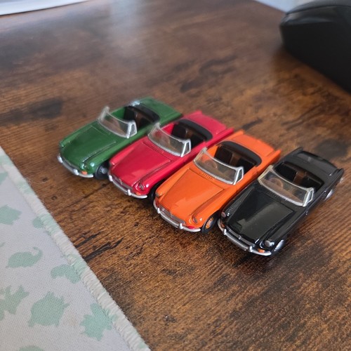 Efe mgb roadsters unboxed - 1/76,