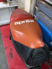 APRILIA SR50 04-07 Dual red Seat And Storage