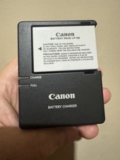 Genuine Canon LC-E8E Battery Charger & LP-E8 Battery - Very Good Condition