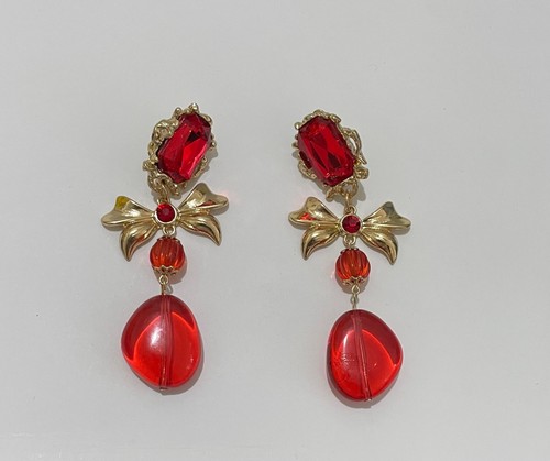 Earing ring box with pink - earing, or