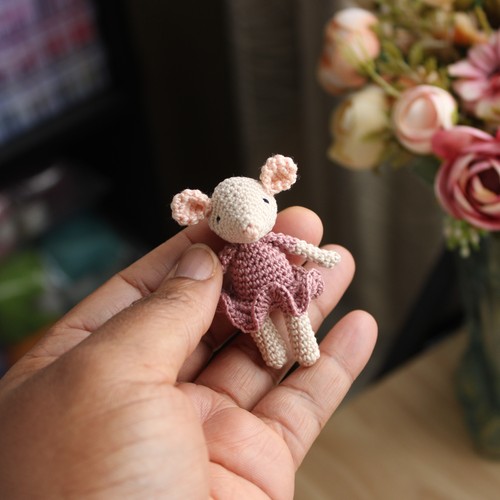 Micro crochet ballerina mouse - micro,