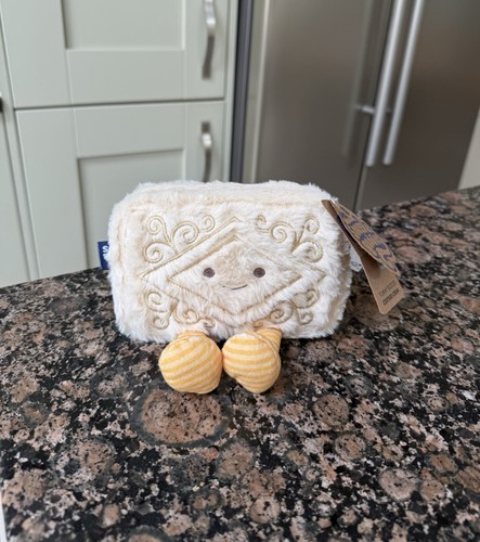 Custard cream biscuit - cream, plush