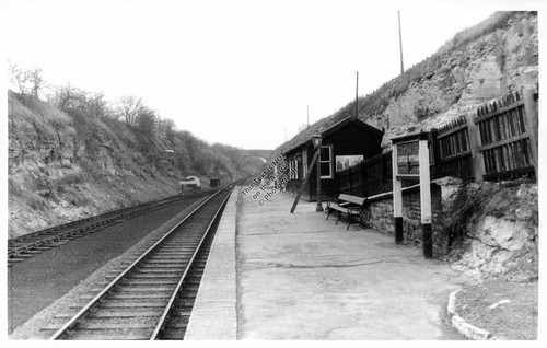 Castle bytham train - train, station
