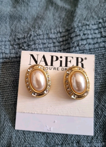 Napier gold tone chunky cream - tone,