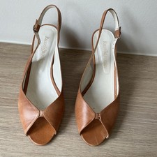 RUSSELL & BROMLEY TAN