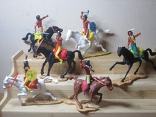 Cherilea native American Indian figures toy soldiers 1/64 scale