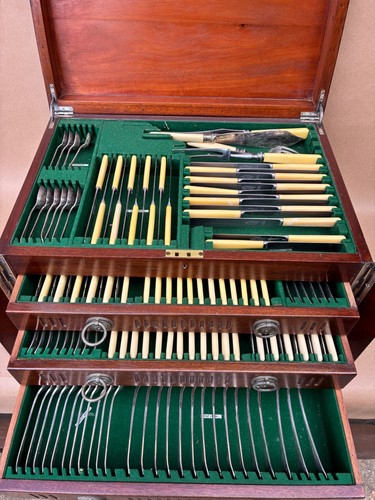 Multi tier wooden canteen - wooden,