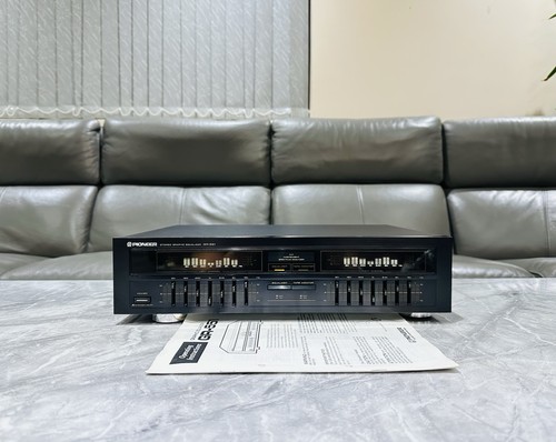 Pioneer 551 stereo graphic - pioneer,