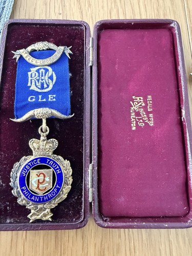 Antique raob ogg lodge - ogg’s,