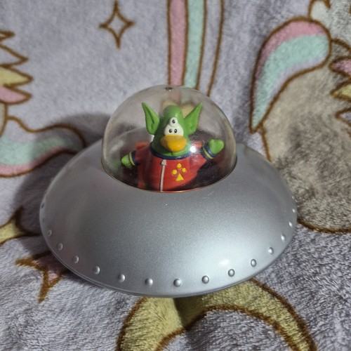 Disney club penguin ufo - club,