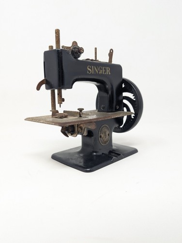Oiled 1950s singer sew - singer, handy