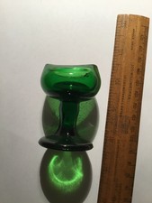 VINTAGE GREEN STEMMED EYEBATH