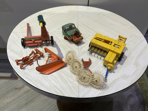 Die cast plastic farm - die,