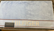 TOMMY HILFIGER bath towel set.