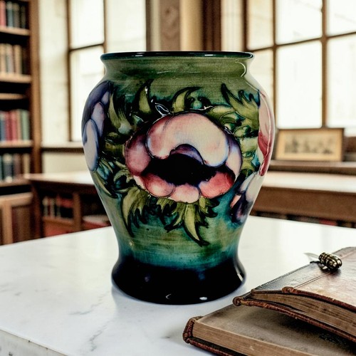 Rare walter moorcroft - walter,