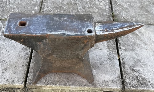 Vintage blacksmiths anvil 70kg - vintage,