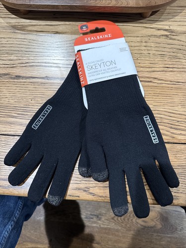 Sealskinz glove called skelton - glove,