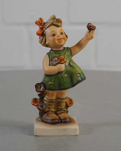 Hummel porcelain figurine - , hum