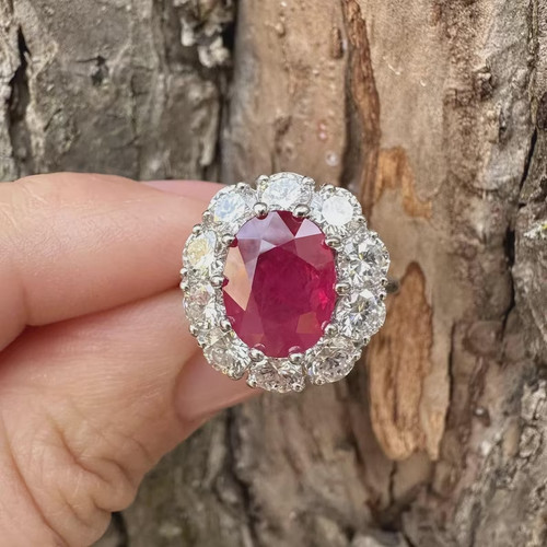 30ct oval cut - 4.30ct, red