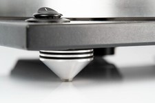 ADJUSTABLE ISOLATOR FEET SET