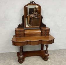 Victorian Duchess Dressing