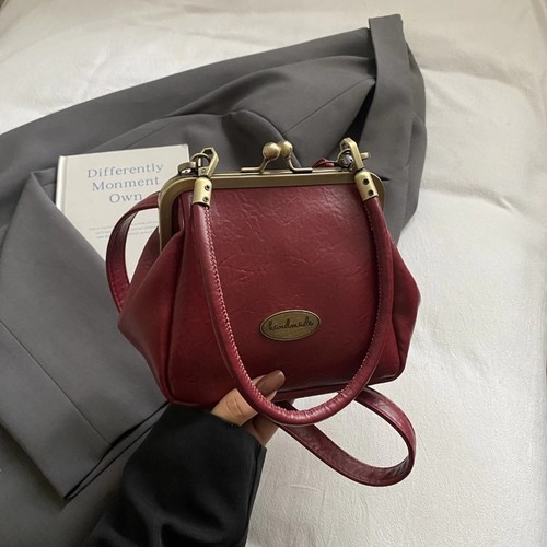 Kiss lock crossbody bag - lock,