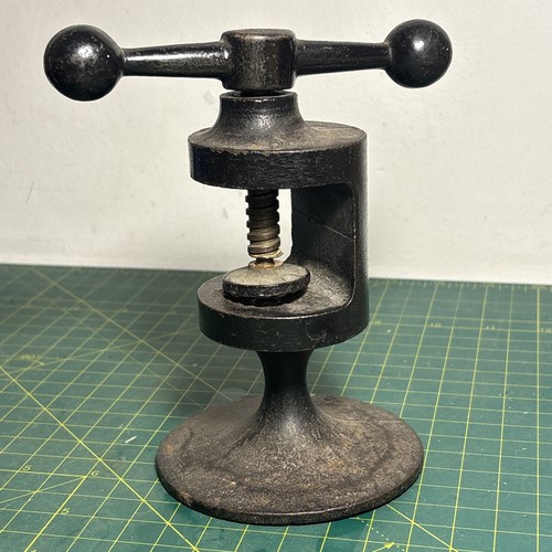 Vintage robert welch - robert, iron