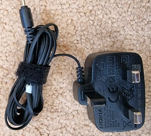Genuine nokia mains - mains, charger