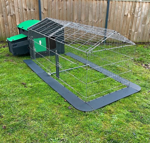 Plastic chicken coop and run - plastic,