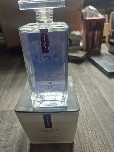 Pecksniffs luxury candle - luxury,