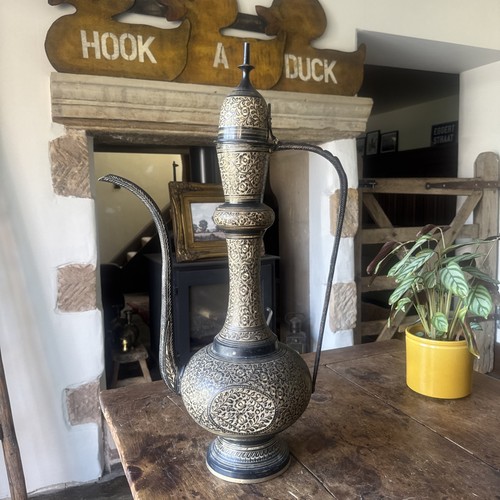 Very large ewer - large, water