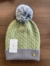 Womens two tone Hat Cable Knit