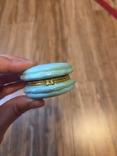 BLUE MACARON SHAPED TRINKET