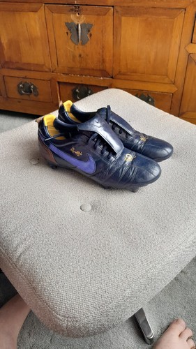 Rare vintage 2007 nike tiempo - rare,