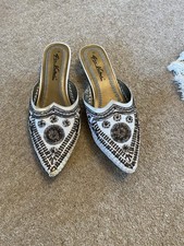 Cream And Bronze Kitten Heel