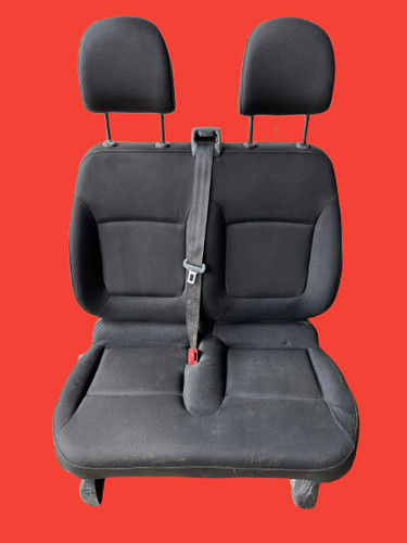 2016 vauxhall vivaro trafic - b,