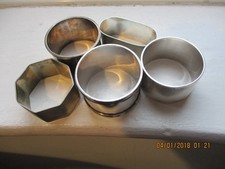 Job lot of 5 solid silver napkin rings. Total silver weight 181.26g.