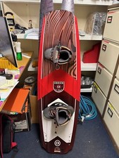 O'BREIN FORMAT 2021 137cm WAKEBOARD + Bindings
