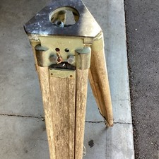 WILD HEERBRUGG 16B TRIPOD