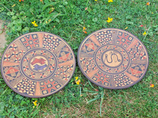 Vintage Peruvian Pair of Hand-Painted and Hand-Fired Inca Clay Plates, Pisac 9"