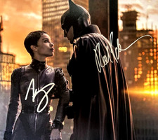 THE BATMAN Signed (Robert Pattinson, Zoe Kravitz)  Authentic Autographs w/COA