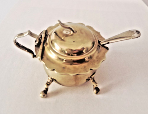 Pretty little silver plate - pretty,