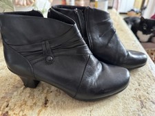 Earth Spirit Black Leather